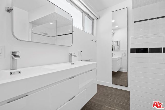 11770 Chenault Street, Los Angeles, CA 90049