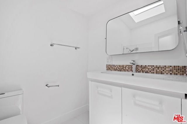 11770 Chenault Street, Los Angeles, CA 90049