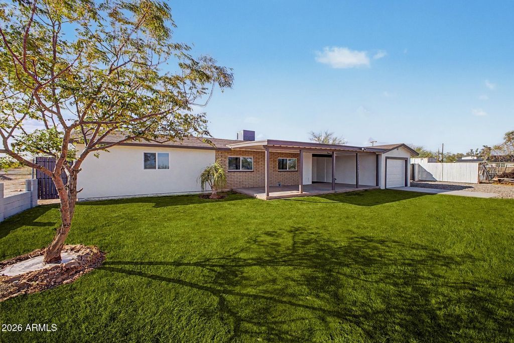 32234 N CENTER Street, Wittmann, AZ 85361 — exterior