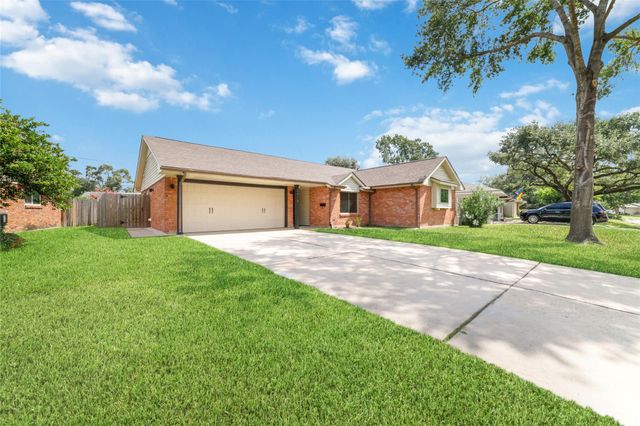 5418 Poinciana Drive, Houston, TX 77092