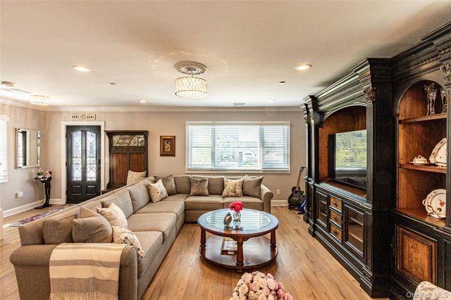 19 Pershing Avenue, Babylon, NY 11702