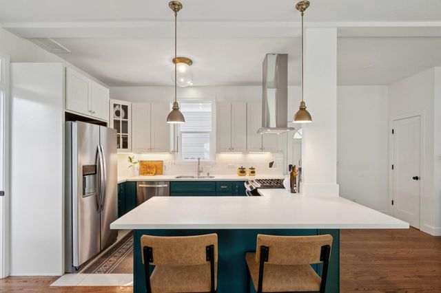 829 829 51st St, Oakland, CA 94608