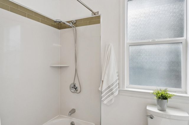 829 829 51st St, Oakland, CA 94608