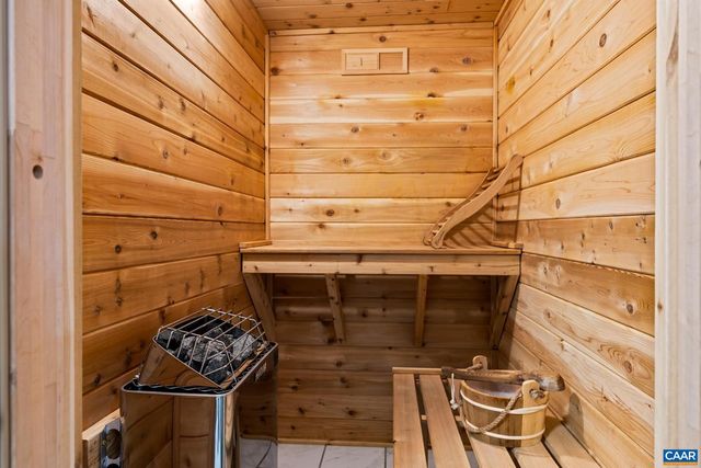 214 TOMS RD, Barboursville, VA 22923