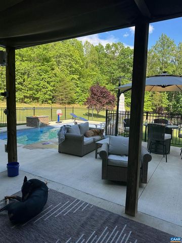 214 TOMS RD, Barboursville, VA 22923