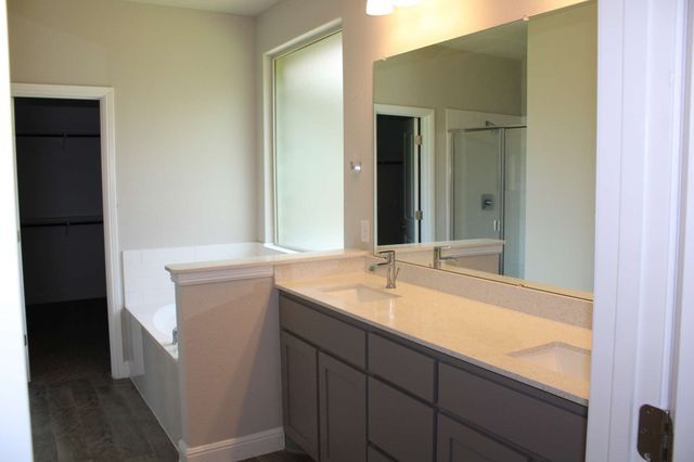 2510 Clayton Street, Glenn Heights, TX 75154