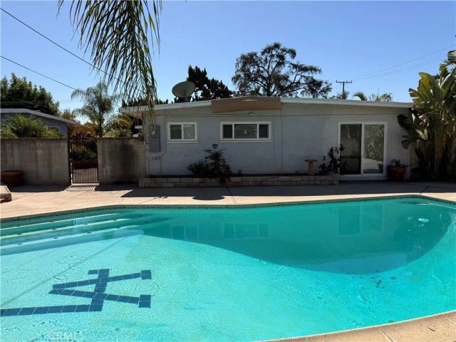 837 W Hollyvale, Glendora, CA 91740