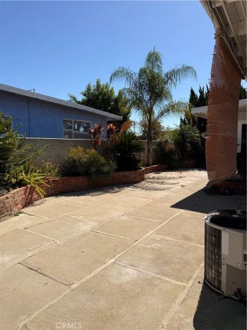 837 W Hollyvale, Glendora, CA 91740