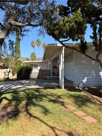 837 W Hollyvale, Glendora, CA 91740