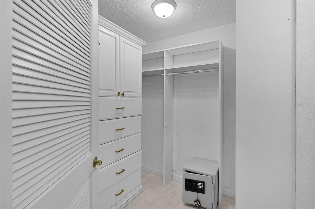 Image 23 of property listing at 737 DOWDING WAY, The Villages, FL 32162