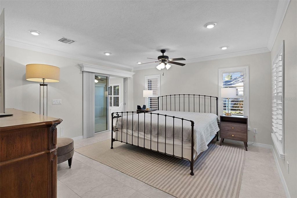 Image 30 of property listing at 737 DOWDING WAY, The Villages, FL 32162