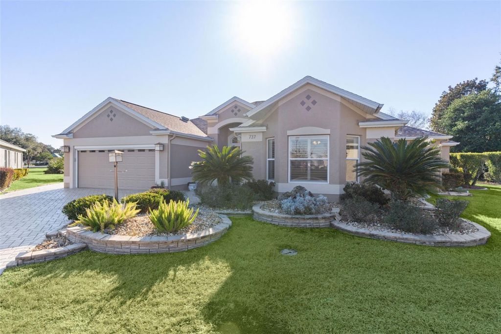 Image 4 of property listing at 737 DOWDING WAY, The Villages, FL 32162