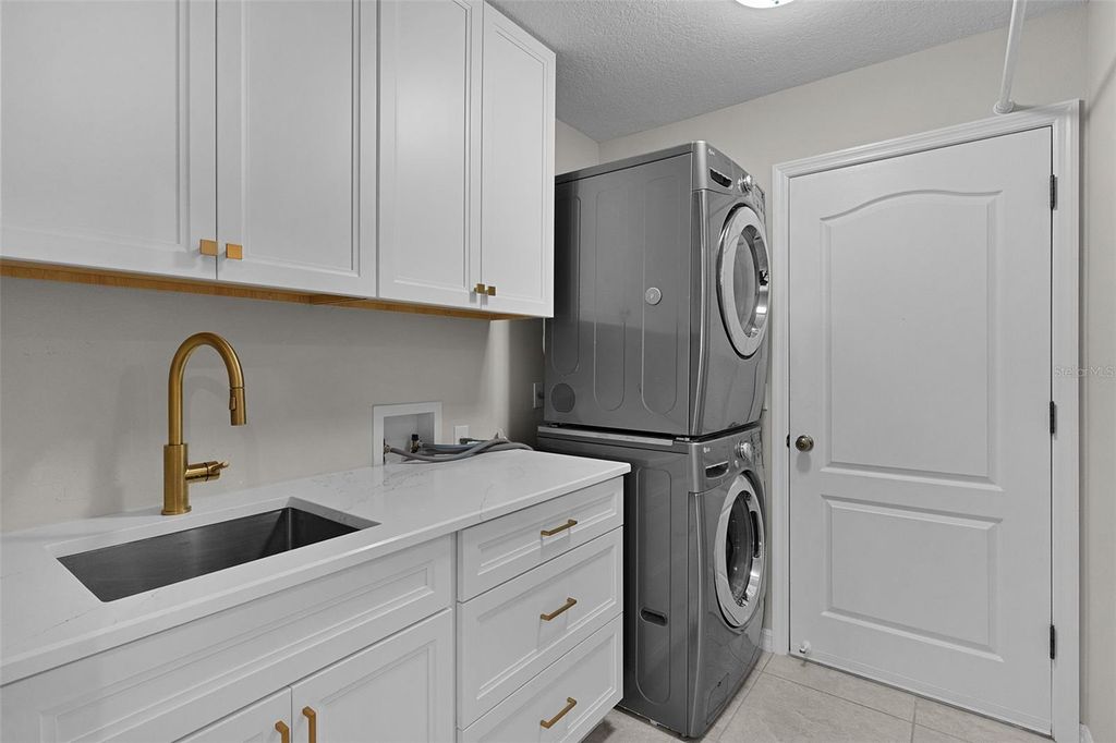 Image 37 of property listing at 737 DOWDING WAY, The Villages, FL 32162