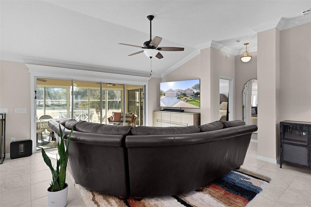 Image 8 of property listing at 737 DOWDING WAY, The Villages, FL 32162