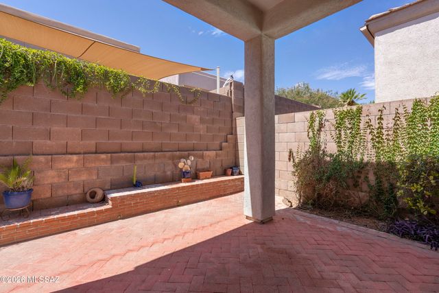 7394 E Placita Luz De La Luna, Tucson, AZ 85715