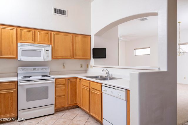 7394 E Placita Luz De La Luna, Tucson, AZ 85715