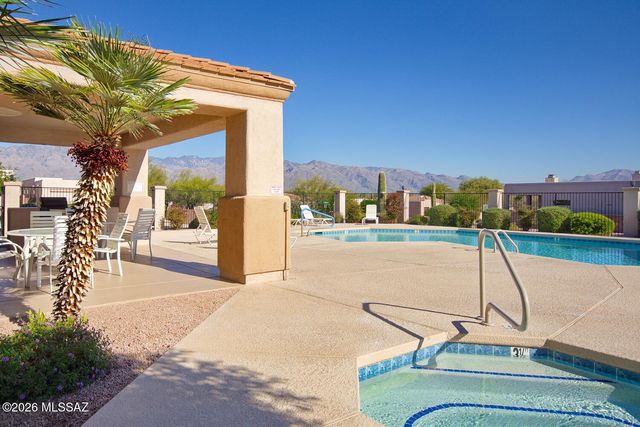 7394 E Placita Luz De La Luna, Tucson, AZ 85715