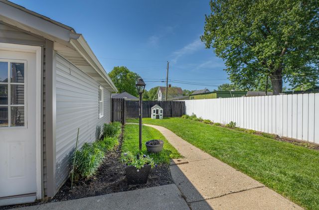 6 Ridgewood Avenue, Mount Vernon, OH 43050