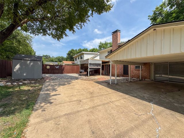 1213 Idlewood Drive, Sherman, TX 75092