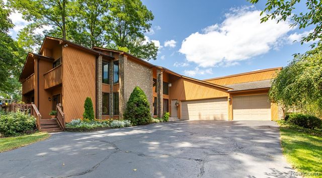 7880 Deerhill Drive, Independence Charter Township, MI 48346