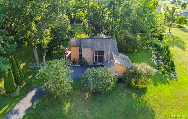 7880 Deerhill Drive, Independence Charter Township, MI 48346