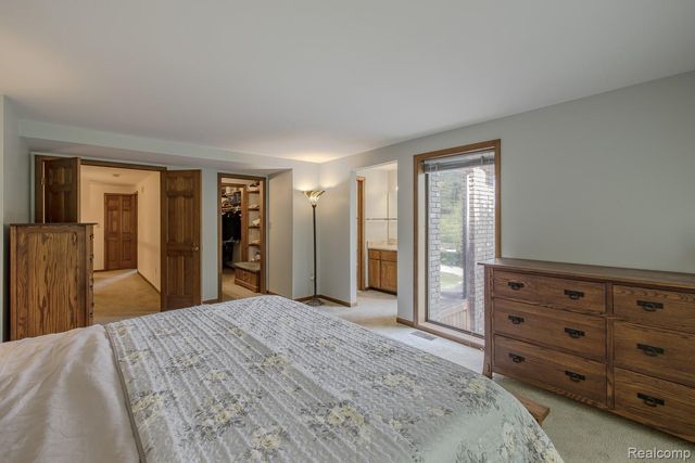 7880 Deerhill Drive, Independence Charter Township, MI 48346