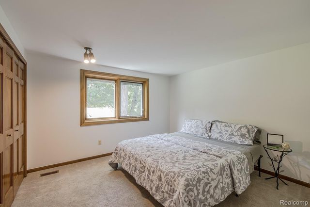7880 Deerhill Drive, Independence Charter Township, MI 48346