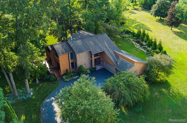 7880 Deerhill Drive, Independence Charter Township, MI 48346