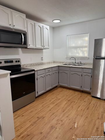 207 Oconee, San Antonio, TX 78211