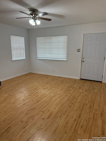 207 Oconee, San Antonio, TX 78211