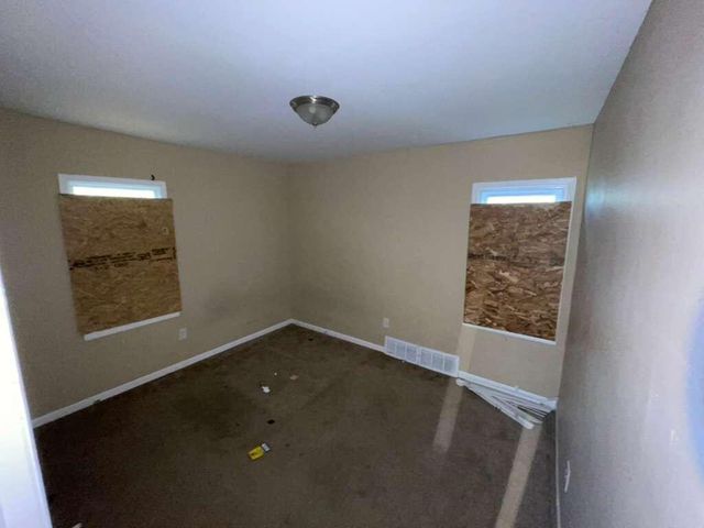 9167 Grandmont Avenue, Detroit, MI 48228