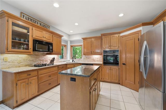 1 N Crosstimber Trail, Edmond, OK 73034
