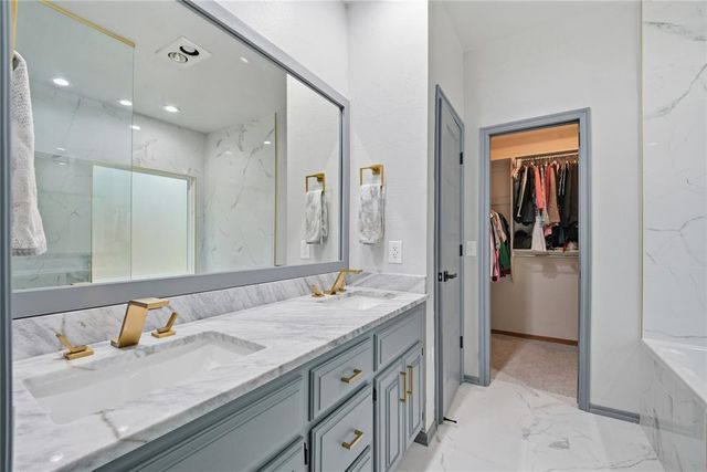 1 N Crosstimber Trail, Edmond, OK 73034
