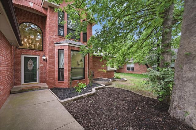 1 N Crosstimber Trail, Edmond, OK 73034