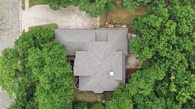 1 N Crosstimber Trail, Edmond, OK 73034