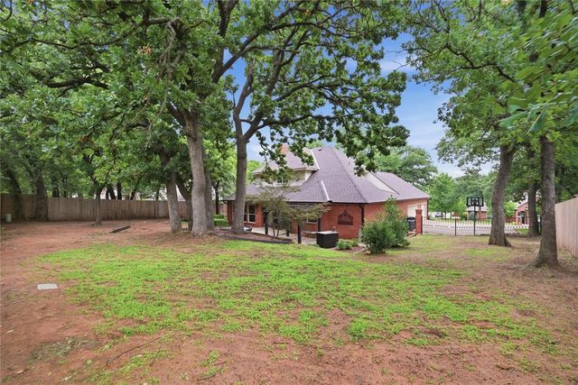 1 N Crosstimber Trail, Edmond, OK 73034