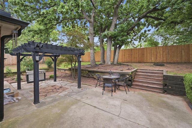 1 N Crosstimber Trail, Edmond, OK 73034