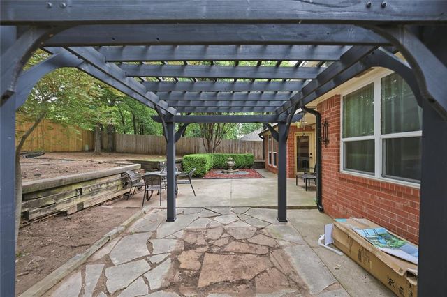 1 N Crosstimber Trail, Edmond, OK 73034