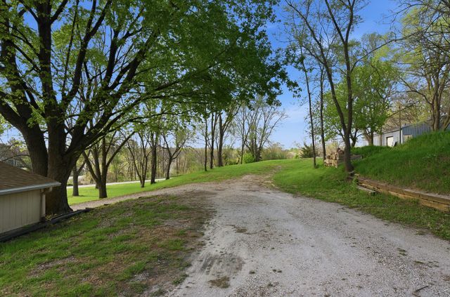 228 HUBBARD Road, Council Bluffs, IA 51503