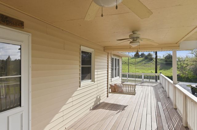 228 HUBBARD Road, Council Bluffs, IA 51503