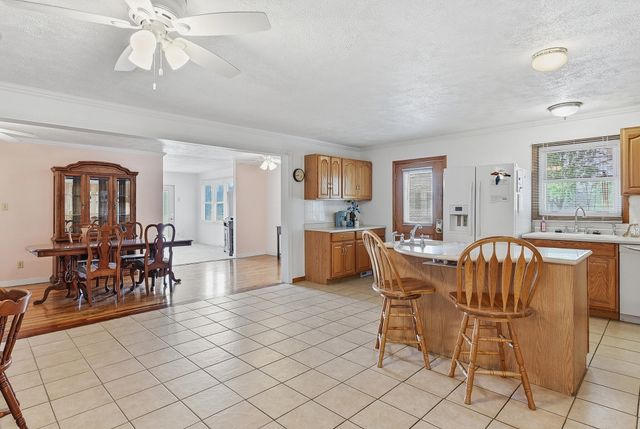 228 HUBBARD Road, Council Bluffs, IA 51503