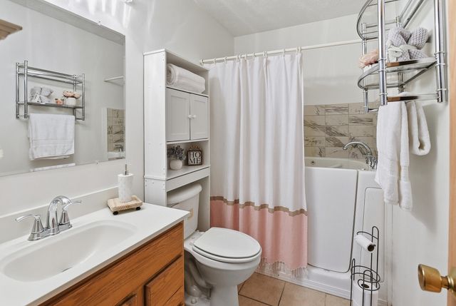 228 HUBBARD Road, Council Bluffs, IA 51503