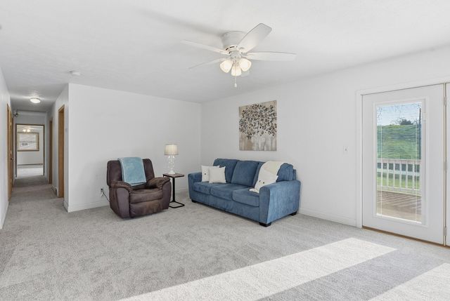 228 HUBBARD Road, Council Bluffs, IA 51503