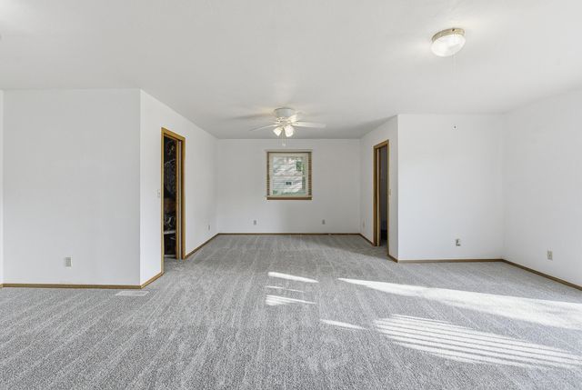 228 HUBBARD Road, Council Bluffs, IA 51503