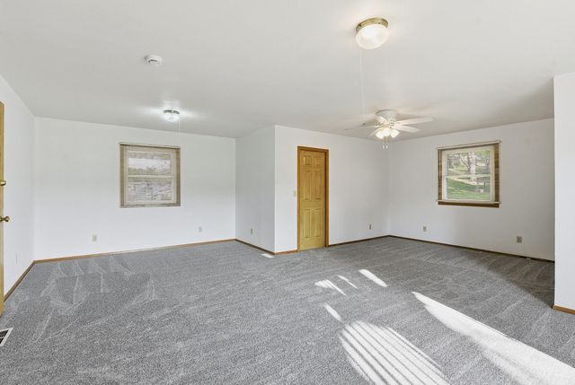 228 HUBBARD Road, Council Bluffs, IA 51503