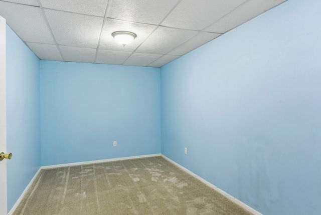 228 HUBBARD Road, Council Bluffs, IA 51503