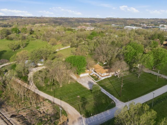 228 HUBBARD Road, Council Bluffs, IA 51503