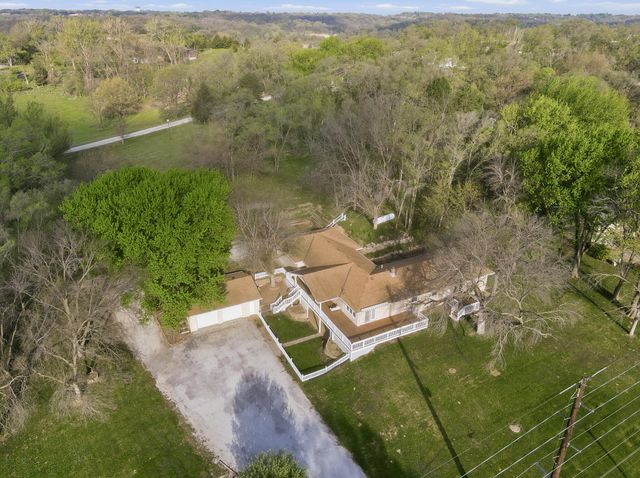 228 HUBBARD Road, Council Bluffs, IA 51503