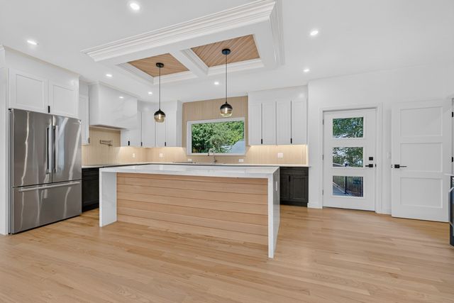 23 Lantern Ln, Arlington, MA 02474