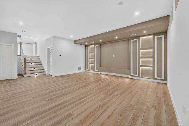 23 Lantern Ln, Arlington, MA 02474